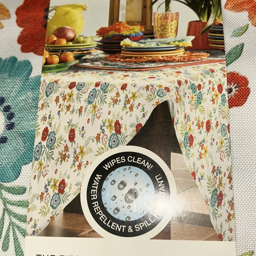 NWT Fiesta Floral Fabric Tablecloth